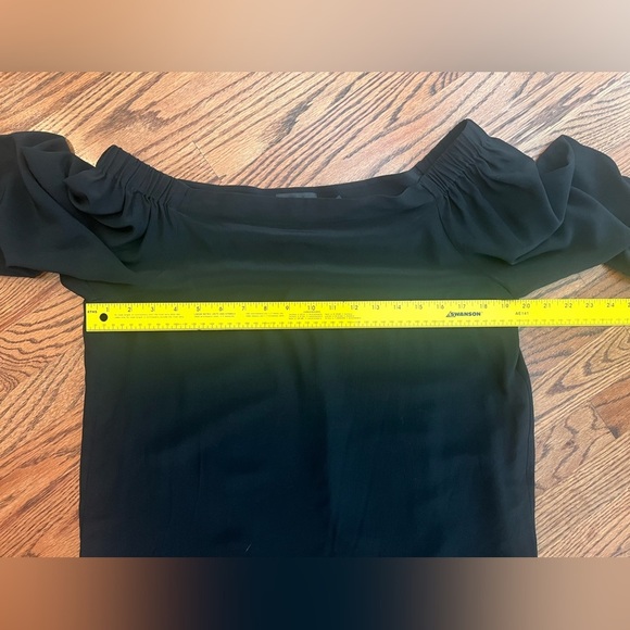 Theory Joscla Silk Off-Shoulder Blouse M Black Chiffon Puff Sleeve Top - Picture 8 of 8